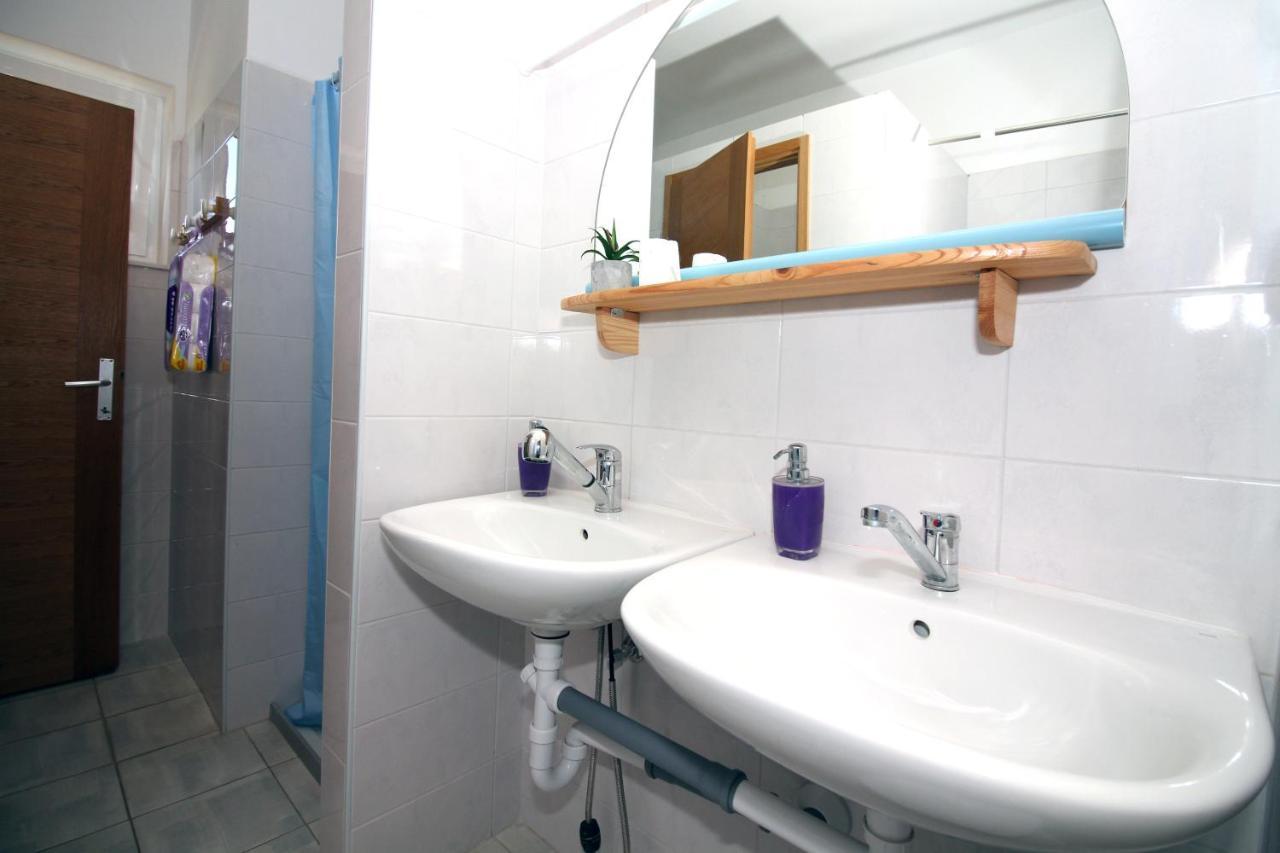 Hostel Marko Tisno Buitenkant foto