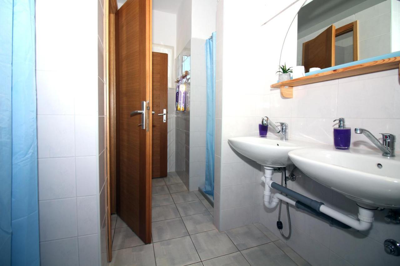 Hostel Marko Tisno Buitenkant foto