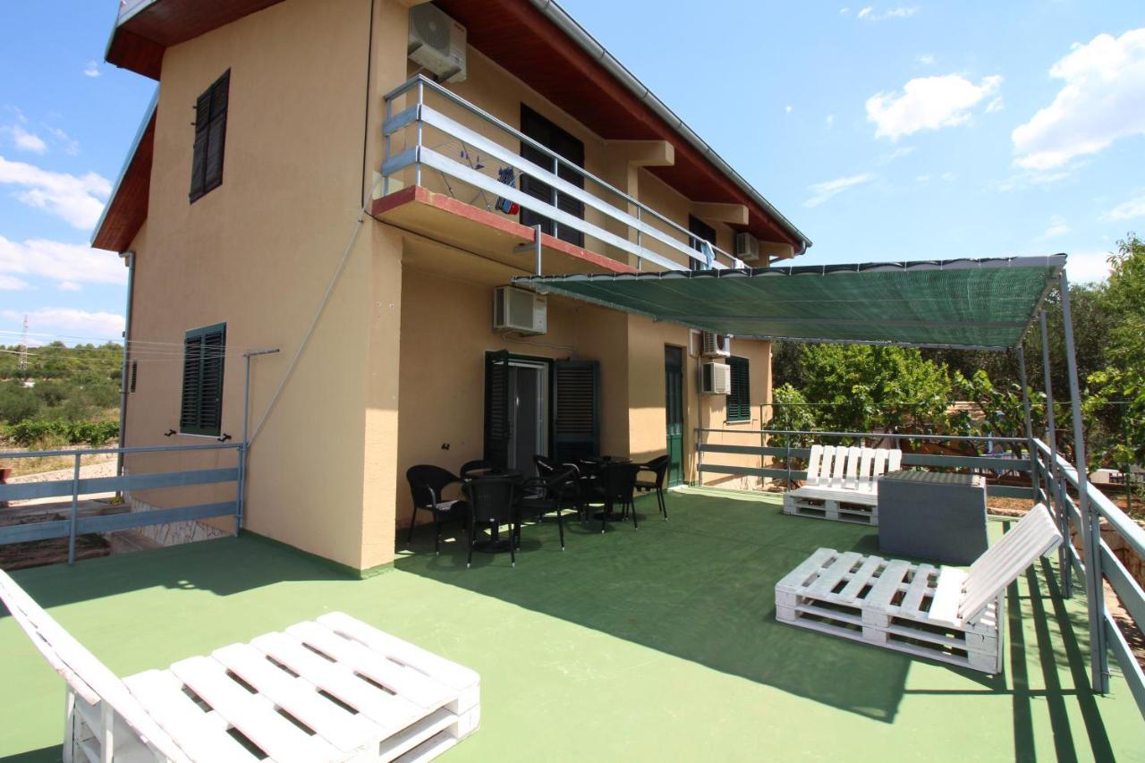 Hostel Marko Tisno Buitenkant foto