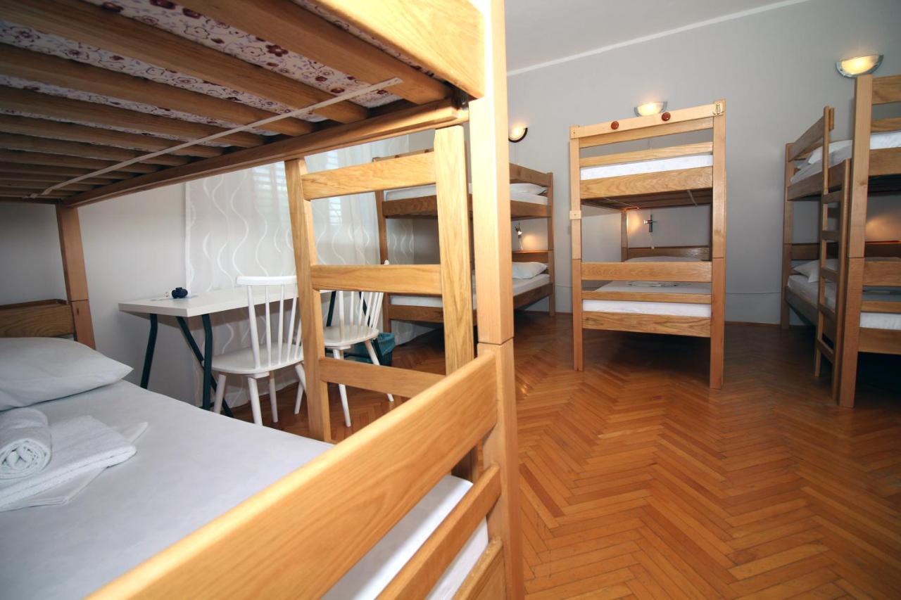 Hostel Marko Tisno Buitenkant foto